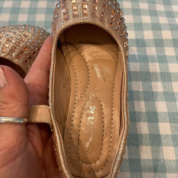 Little Link 9T brilliant jewels of rose gold and silver. One inch Wedge heels. - Picture 2 of 7